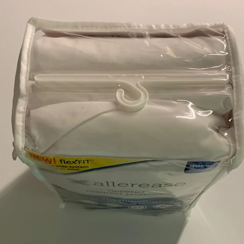 AllerEase Maximum Protection Zippered Mattress Protector - White